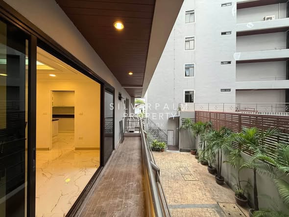 Park Origin Phrom Phong