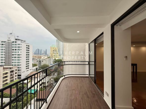 Park Origin Phrom Phong