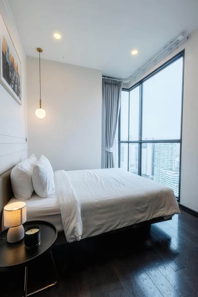 bedroom of Park​ Origin​ Thonglor