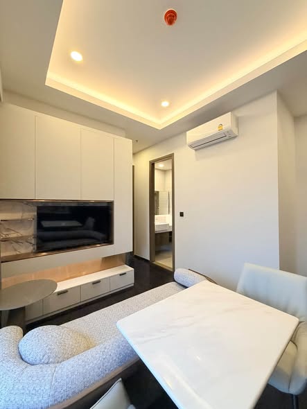 Park​ Origin​ Thonglor