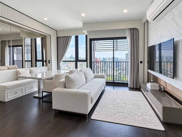 living room and bedroom of Park​ Origin​ Thonglor