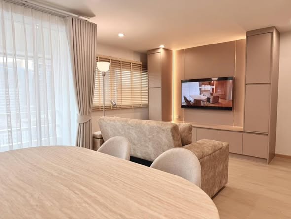 living room and bedroom and room interior of Park Thonglor Tower