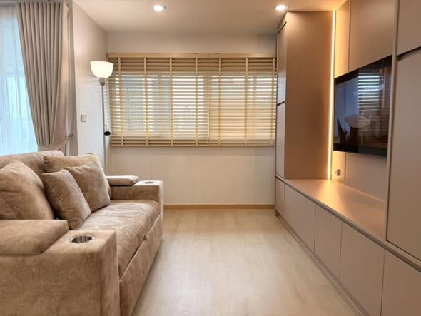 living room and bedroom and room interior of Park Thonglor Tower