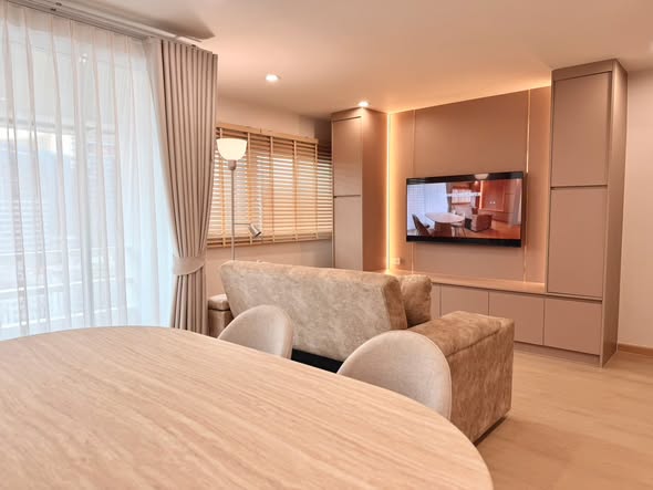 living room and bedroom and room interior of Park Thonglor Tower