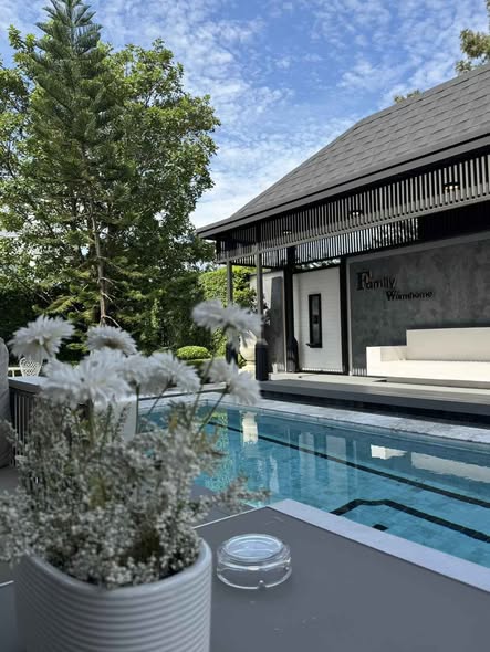 pool of Perfect Masterpiece Rama 9-Krungthep Kreetha