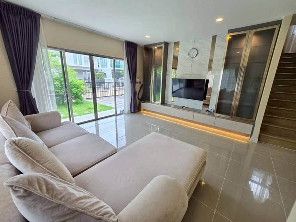 bedroom and living room of Perfect Place Rama 9-Krungthep Kreetha