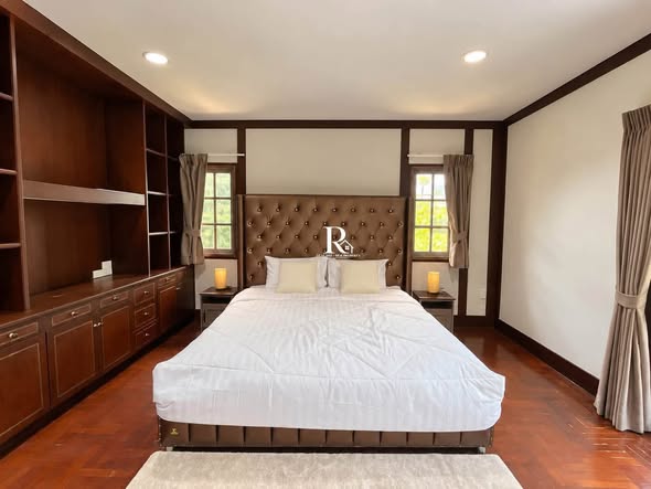 bedroom of Pet and Peace Family House