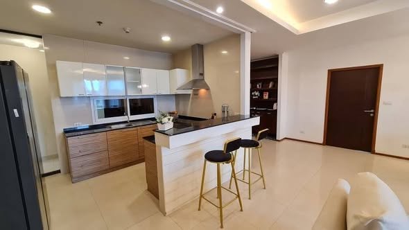 Piyathip Place Serviced Apartment
