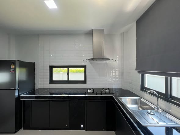 bathroom and kitchen of Pleno Sukhumvit-Bangna 2