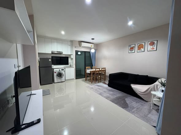 living room of พลีโน่ สุขุมวิท-บางนา Pleno Sukhumvit-Bangna