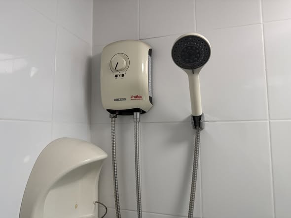 bathroom of PLUM Condo Phaholyothin 89