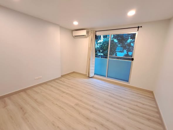 room interior of PLUM Condo Phaholyothin 89