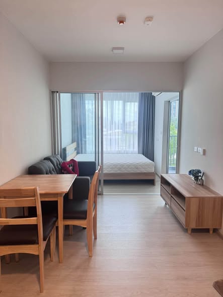 bedroom and room interior of Plum Condo Sukhumvit 62