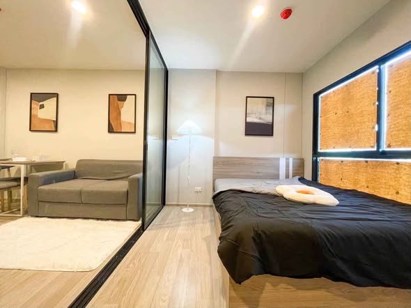 bedroom and room interior of Plum Condo Sukhumvit 97.1