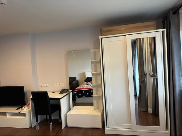 bedroom and room interior of Punna Oasis 2