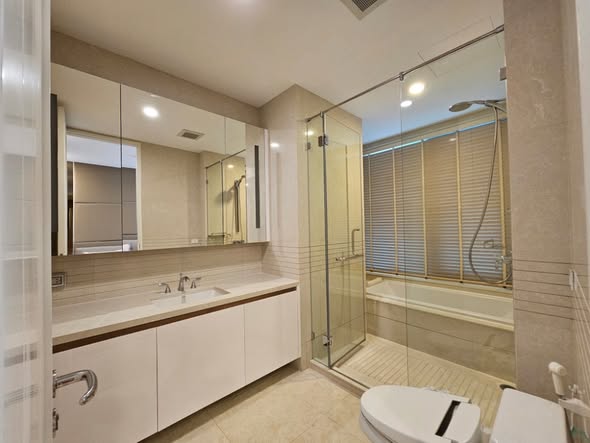 bathroom of Q Lang Suan