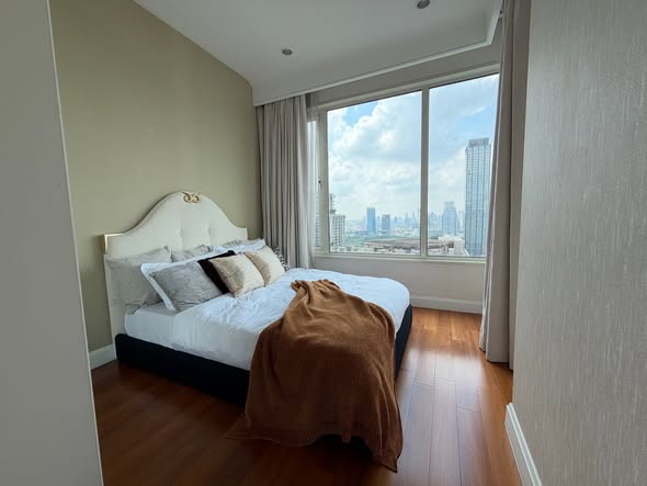 bedroom of Q Lang Suan