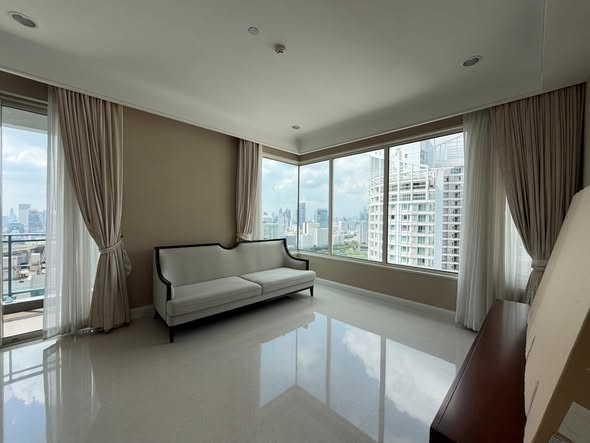 bedroom of Q Lang Suan