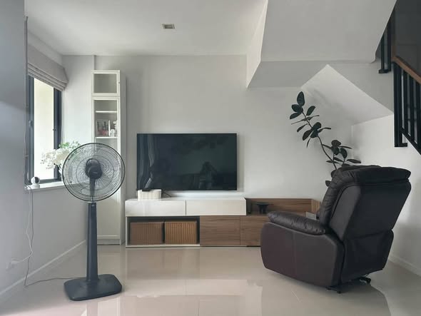 living room of Q Prime Sukhumvit 77 [คิว ไพร์ม สุขุมวิท 77]
