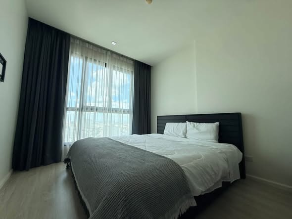 bedroom of Quinn Ratchada 17
