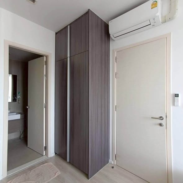 bedroom and room interior of Quinn Ratchada 17