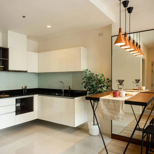 kitchen of Quinn Ratchada 17