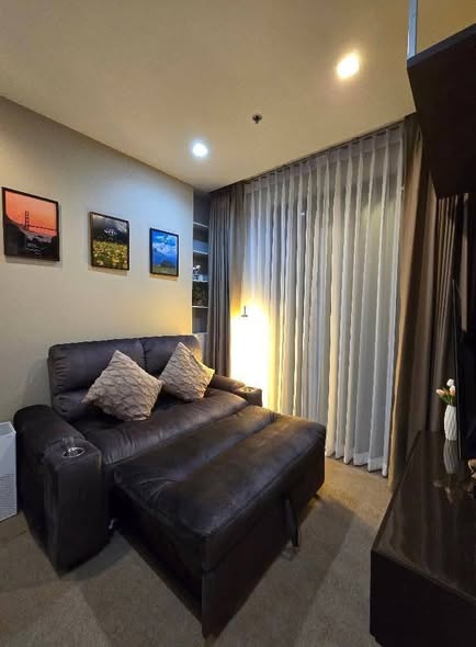 living room of Quinn Ratchada 17