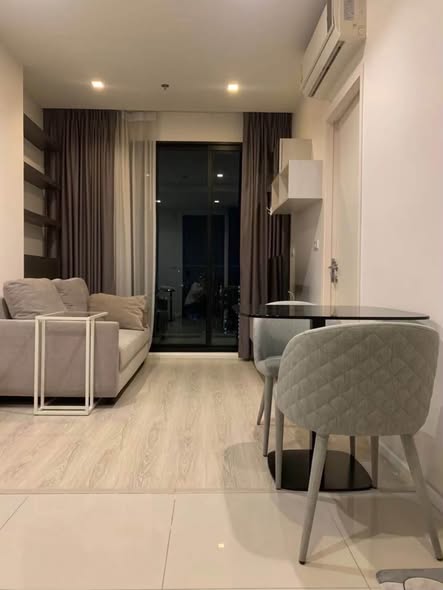 living room of Quinn Ratchada 17