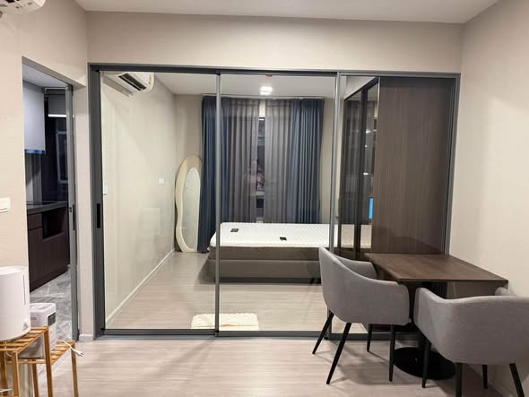 bedroom and room interior of Quintara Phume Sukhumvit 39
