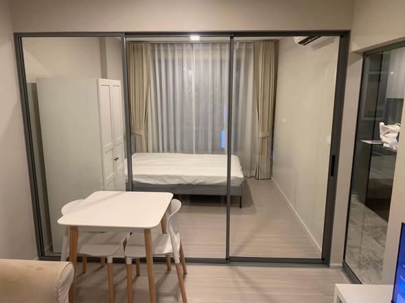 bedroom and room interior of Quintara Phume Sukhumvit 39