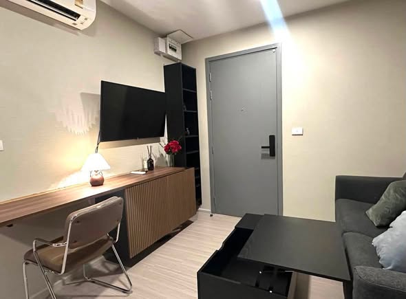 bedroom and room interior of Quintara Phume Sukhumvit 39