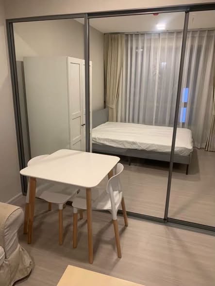 bedroom and room interior of Quintara Phume Sukhumvit 39