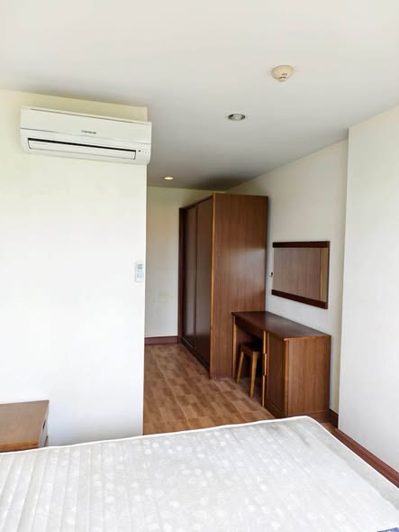 bedroom of Rajvithi City Resort