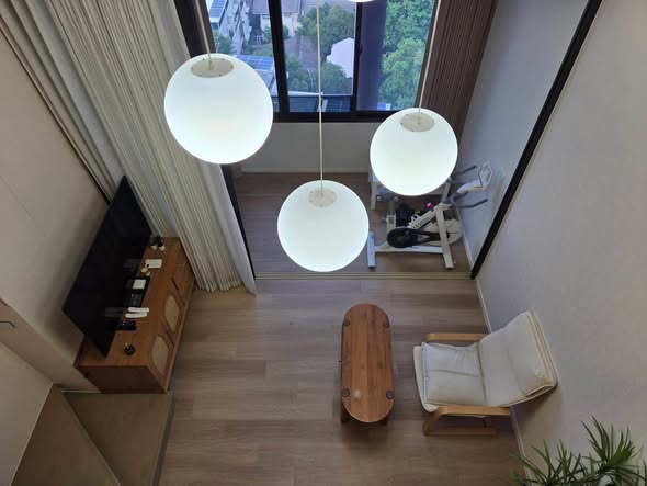 living room of Ramada by Wyndham Bangkok Sukhumvit 87