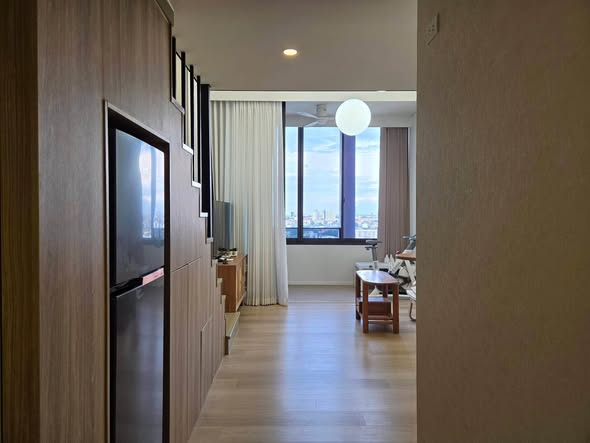room interior and bathroom of Ramada by Wyndham Bangkok Sukhumvit 87