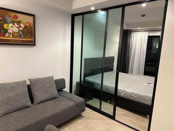 bedroom and room interior of REACH Phahon Yothin 52 (รีช พหลโยธิน 52)