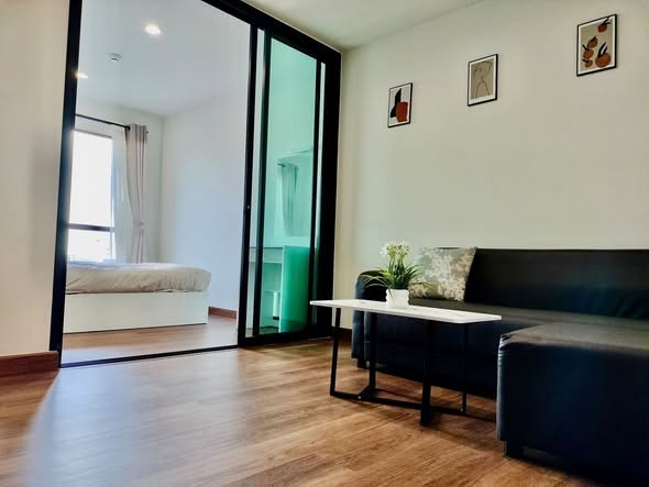 living room and bedroom and room interior of REACH Phahon Yothin 52 (รีช พหลโยธิน 52)