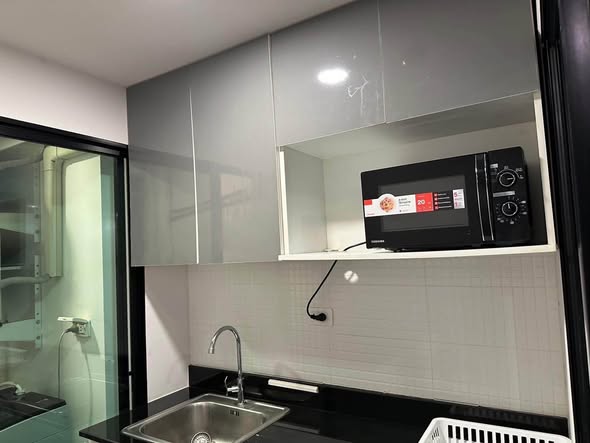 room interior and bathroom and kitchen of REACH Phahon Yothin 52 (รีช พหลโยธิน 52)