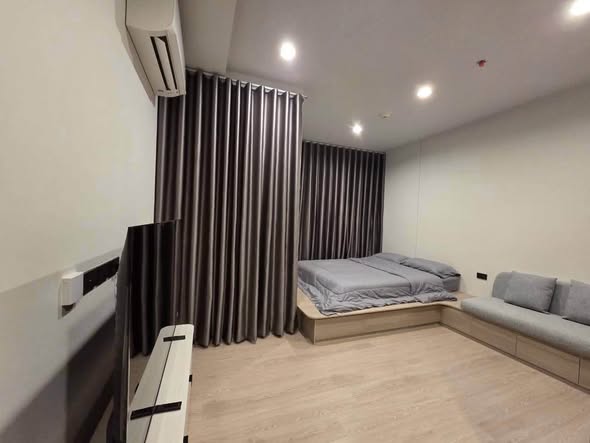 bedroom and room interior of Reference Sathorn-Wongwianyai (เรฟเฟอเรนซ์ สาทร-วงเวียนใหญ่)