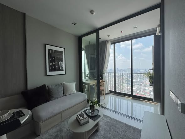 living room and bedroom of Reference Sathorn-Wongwianyai (เรฟเฟอเรนซ์ สาทร-วงเวียนใหญ่)
