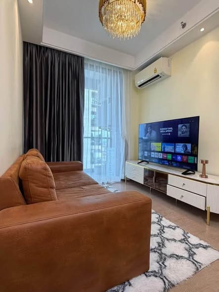 bedroom and living room of Regal Sathon-Naradhiwas