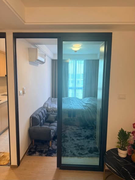 bedroom and room interior of Regal Srinakarin 40