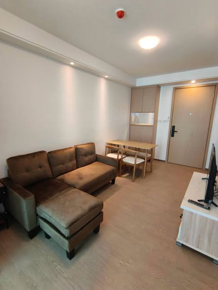 living room and bedroom of Regal Srinakarin 40