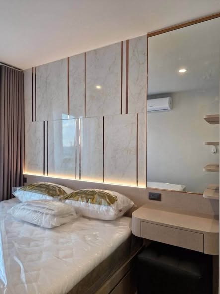 bedroom and bathroom of Regent Home Bangna (รีเจ้นท์โฮม บางนา)