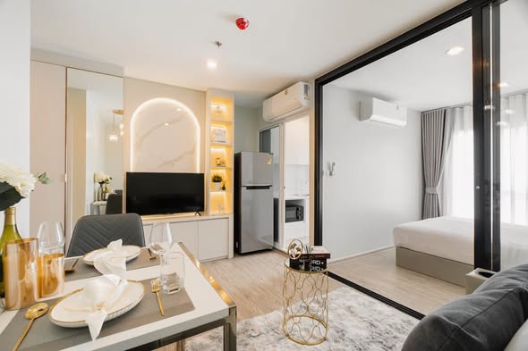 bedroom and living room of Regent Home Bangna (รีเจ้นท์โฮม บางนา)