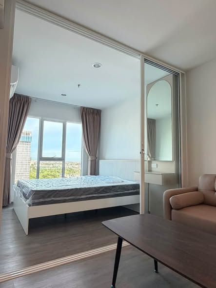 bedroom and room interior of Regent Home Bangna (รีเจ้นท์โฮม บางนา)