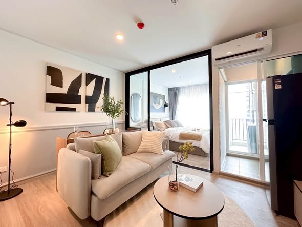 living room and room interior of Regent Home Bangna (รีเจ้นท์โฮม บางนา)