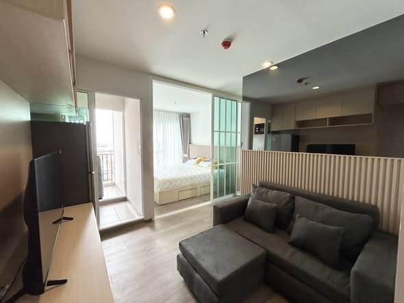 living room and room interior of Regent Home Bangna (รีเจ้นท์โฮม บางนา)
