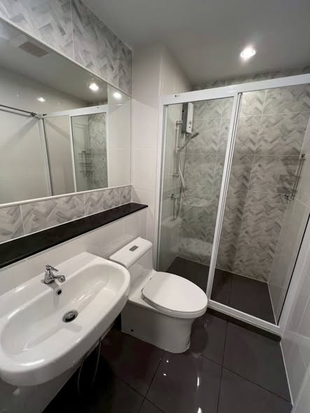 room interior and bathroom of Regent Home Bangna (รีเจ้นท์โฮม บางนา)