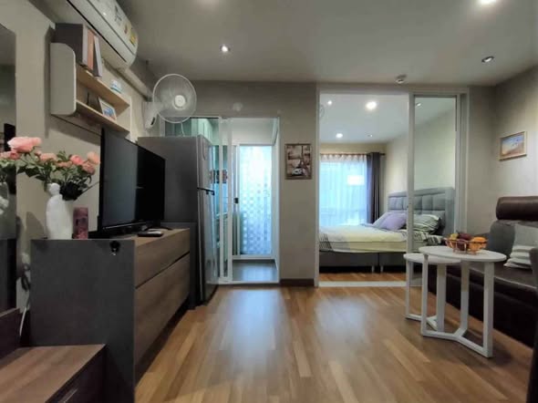 bedroom and living room and room interior of Regent Home Sukhumvit 81